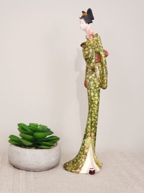 Vintage Art Nouveau Elongated Porcelain Geisha Figurine – Light Green & Pink